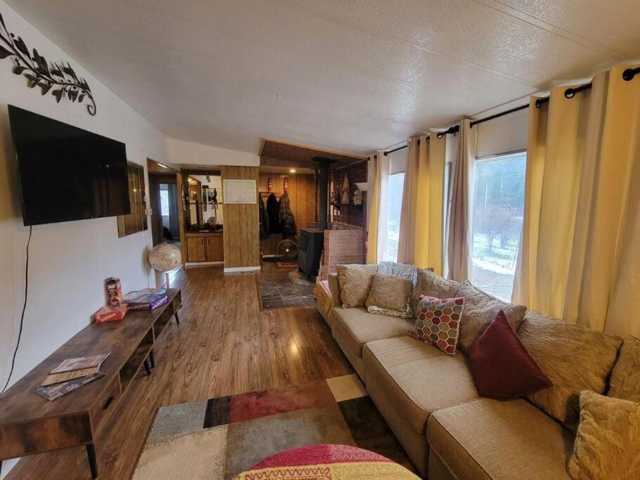 Campground At Sequoia Mountain Farms - Bring Your Own Tent Or Rv - No Bedrooms Or Beds Provided Miramonte Exterior foto